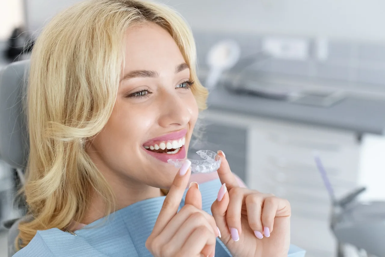 Διαφανείς Νάρθηκες Invisalign